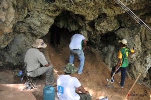 hunugalagala_limestone_cave_excavation_2013_03