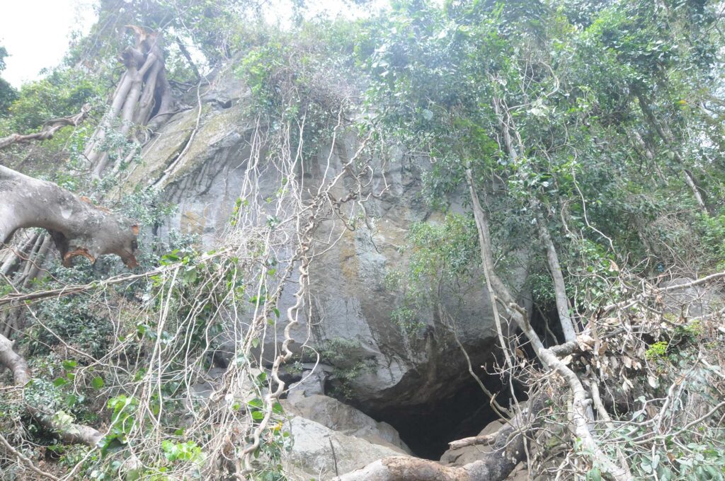 Alugalge Cave