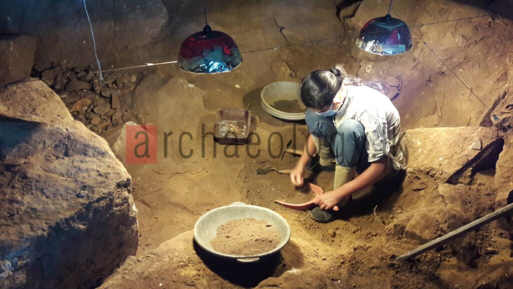 Excavation within the cave. (Photograph by Dinesh Devage)